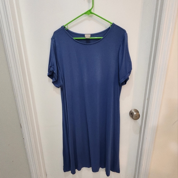 Chicos T Shirt Dress Size 1 Womens 8/10 Blue Large Twist Sleeve Shift St… - Picture 1 of 12